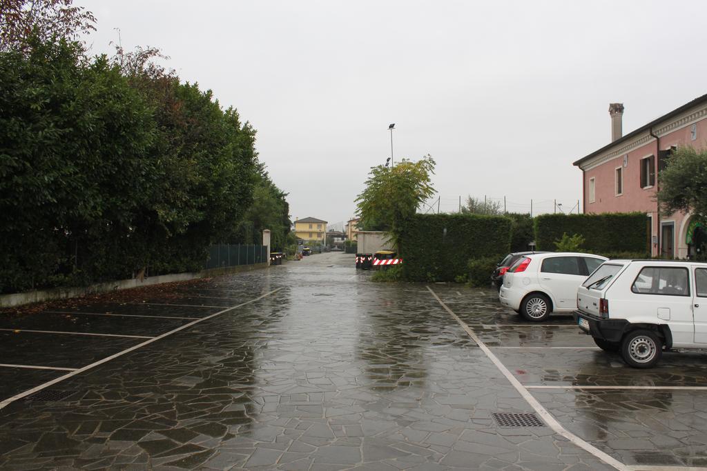 Villa Ferri Apartments Padova Luaran gambar